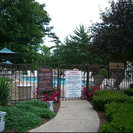 Tall Pines Motel Лейк Джордж Екстериор снимка
